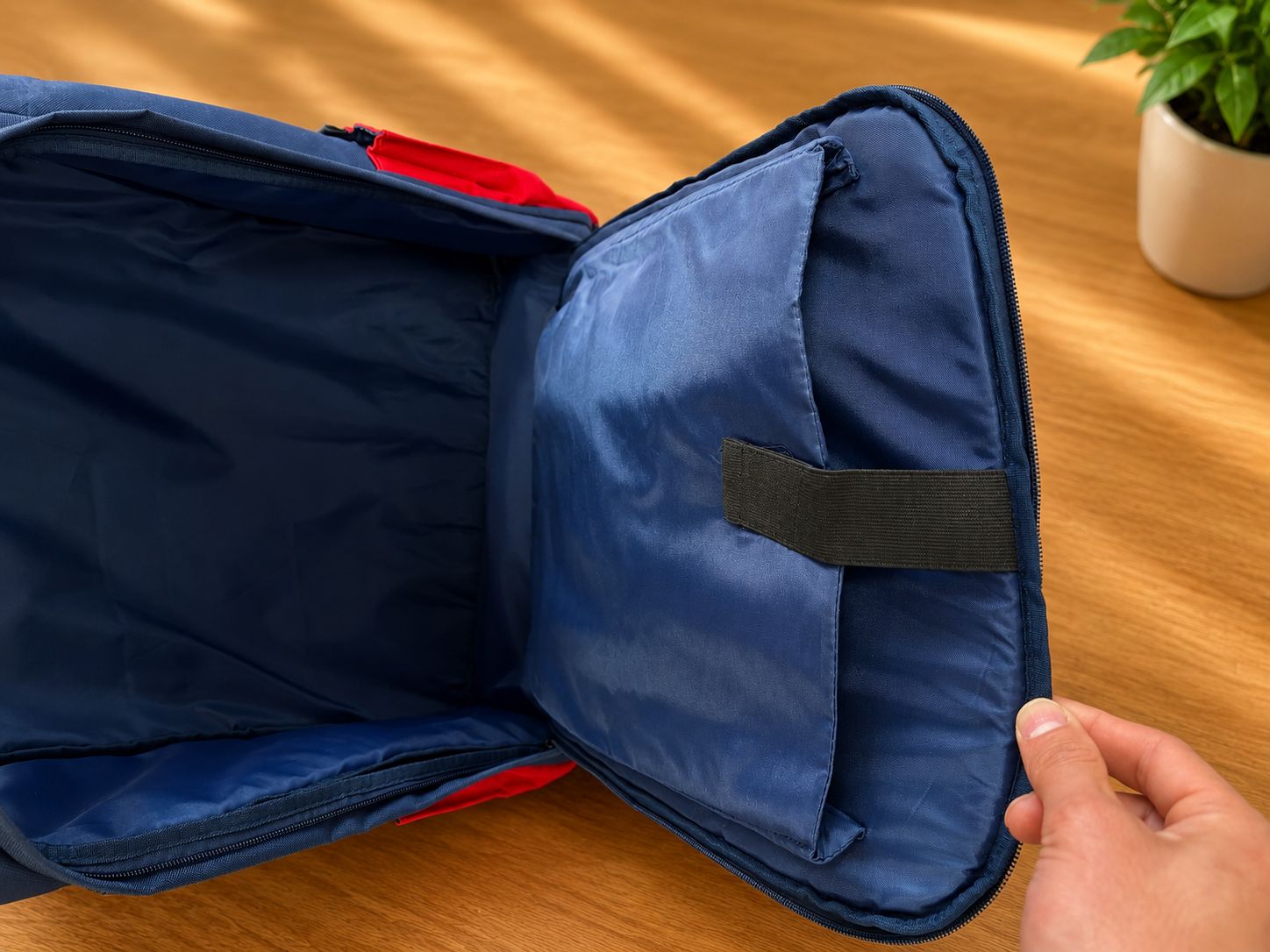 Carry on Overhead Roll-Top Cabin Backpack 55x40x20cm 1.0 Kg Dussel Red and Blue